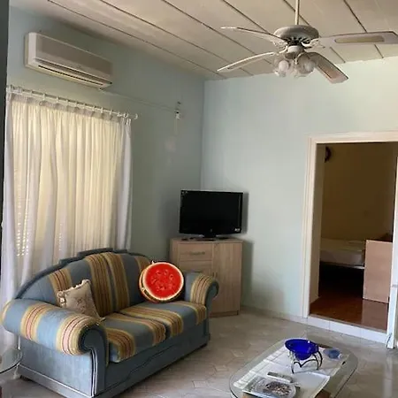 The House Of Grandma Zinios Holiday home